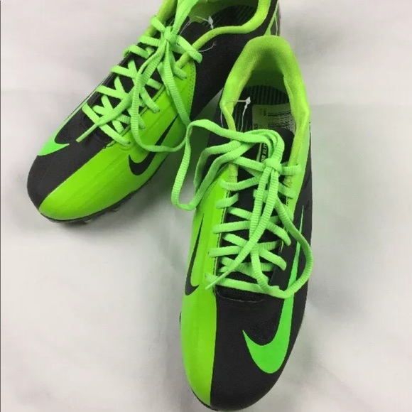 mens soccer cleats size 9